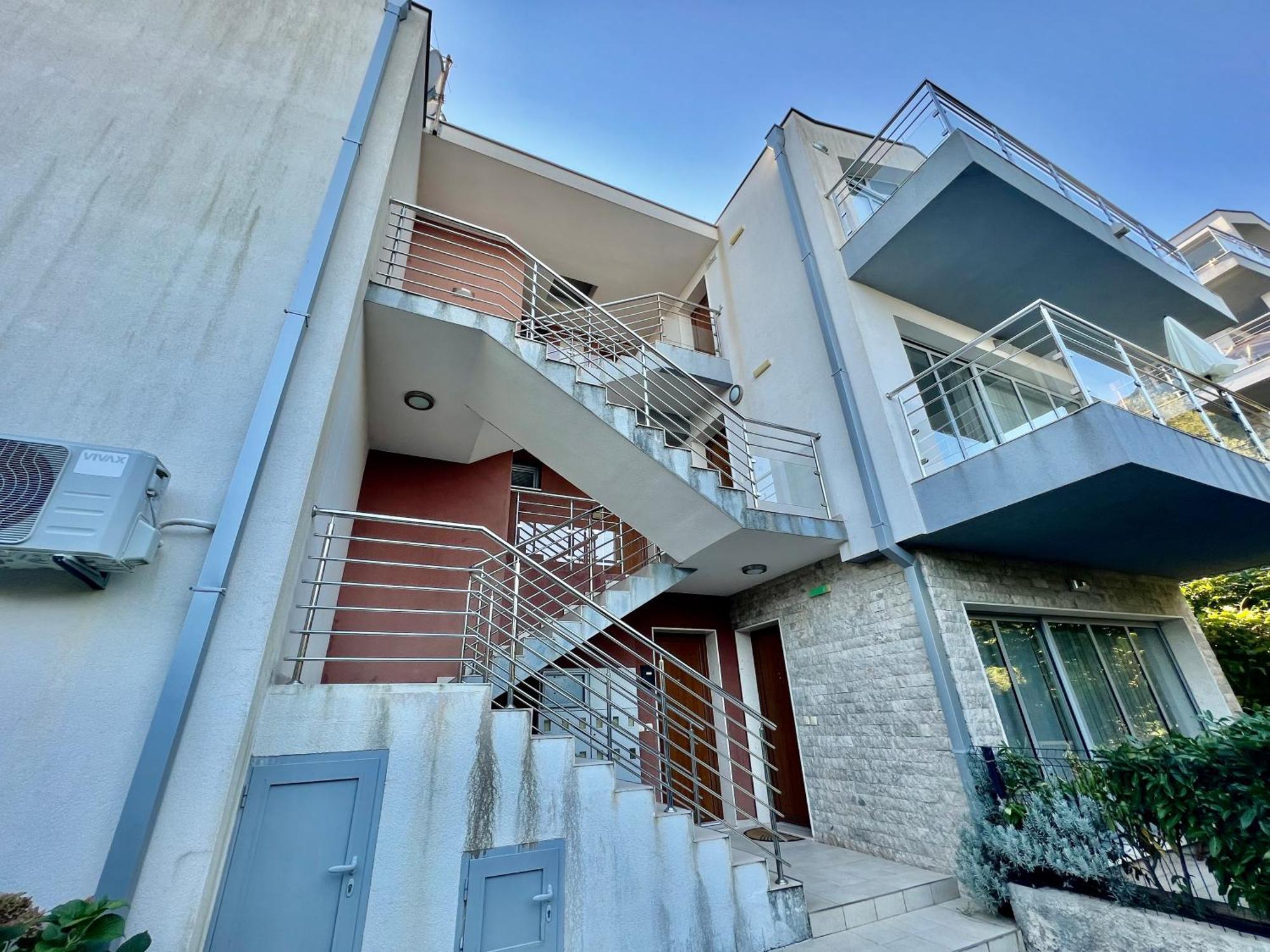 Ferienwohnung Acacia Hill B8 Ðenovići Exterior foto